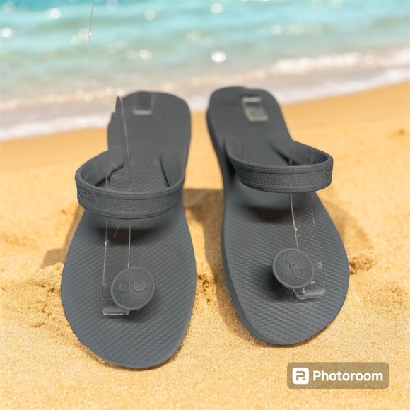 Gurus Women's Eco-Friendly All-Natural Rubber Sandals - Grey, size S/M (6-7) - Picture 1 of 4